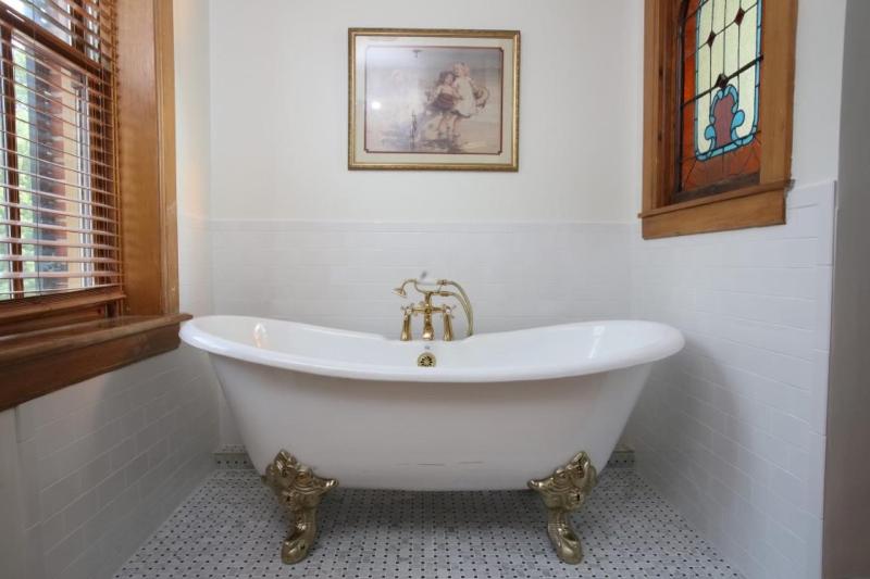 King Suite image 4