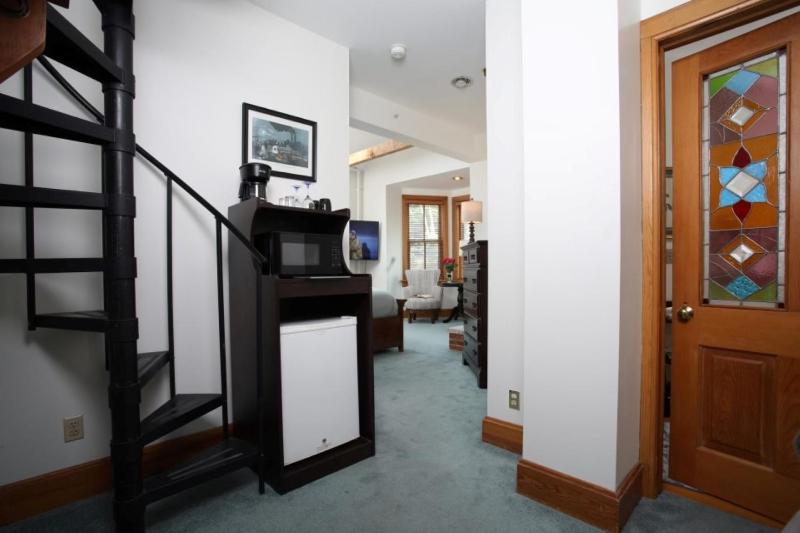 King Suite image 3