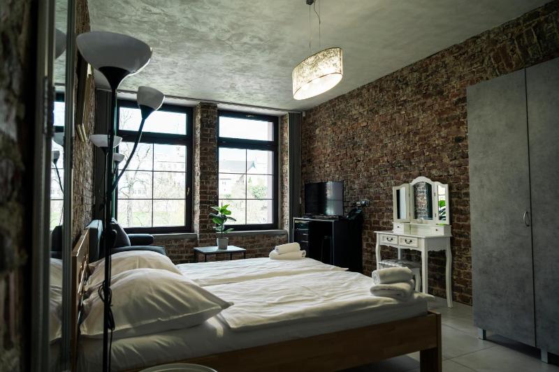 Double Room with Extra Bed image 3