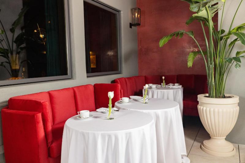 Hôtel Swexan - image 12