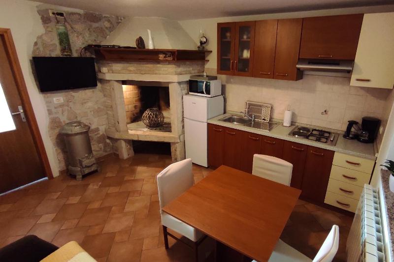 One-Bedroom Apartment with Terrace image 4