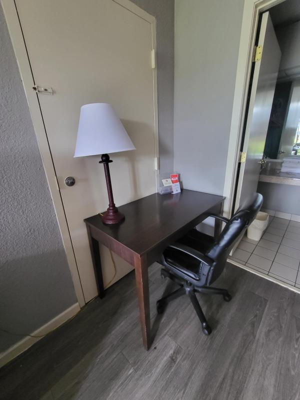Double Room image 4