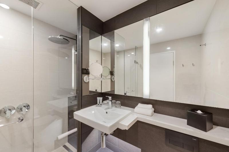 Signature Superior King Room image 1