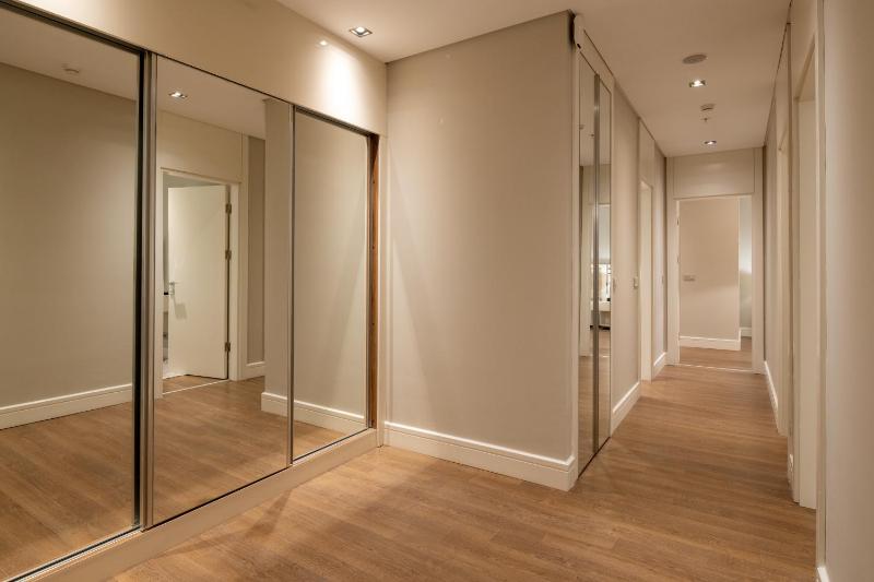 Deluxe Four Bedroom image 4