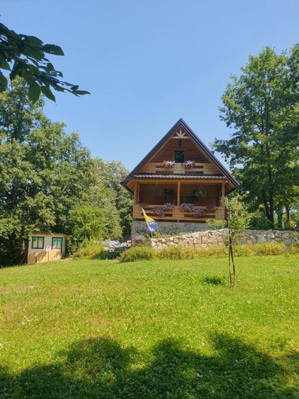 Drvena vikendica Teodora - image 2