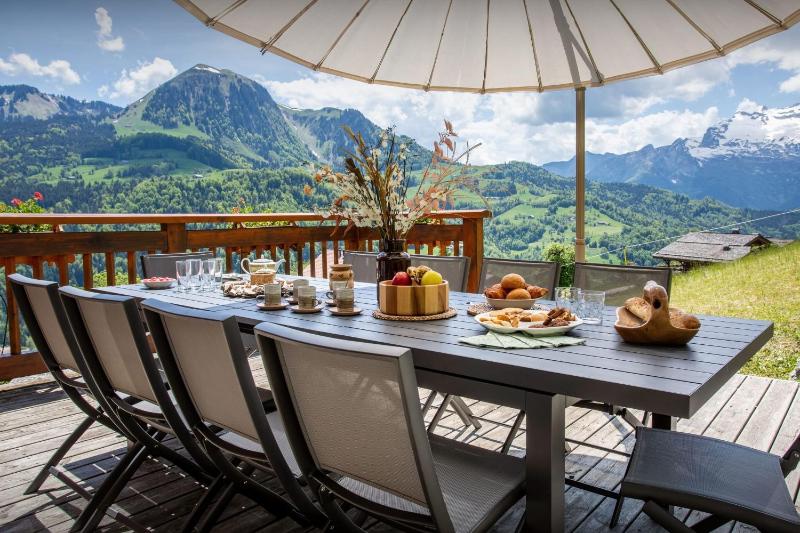 Chalet image 2