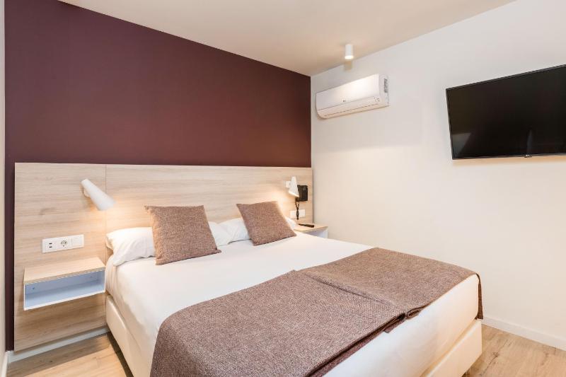 Deluxe Family Room image 1