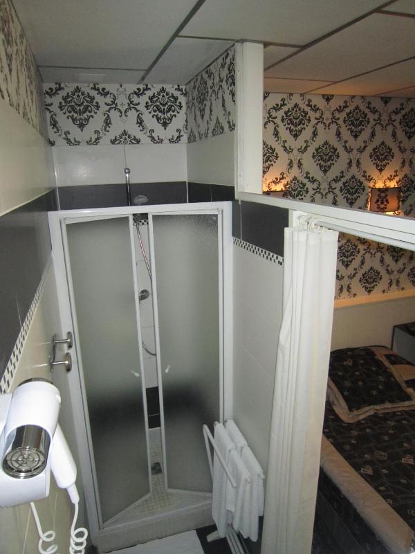 Triple Room image 2