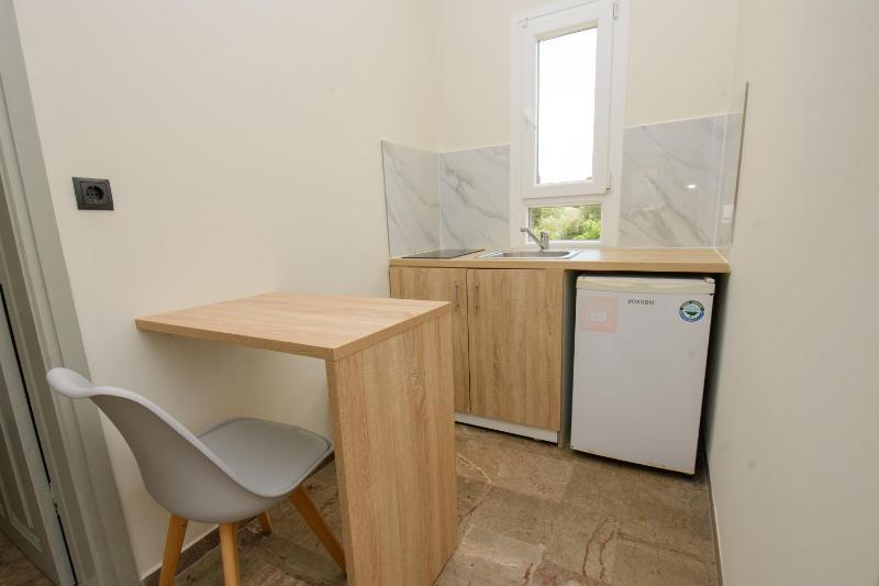 Standard Quadruple Room image 1