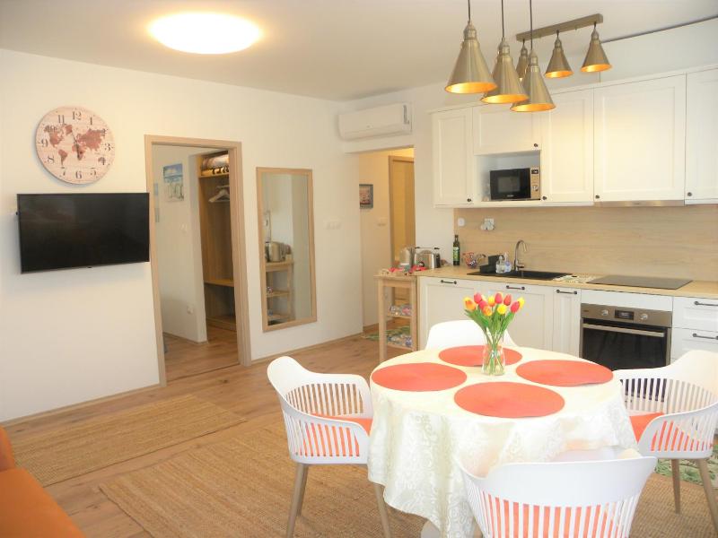 TomJohn Apartman Siófok - image 32