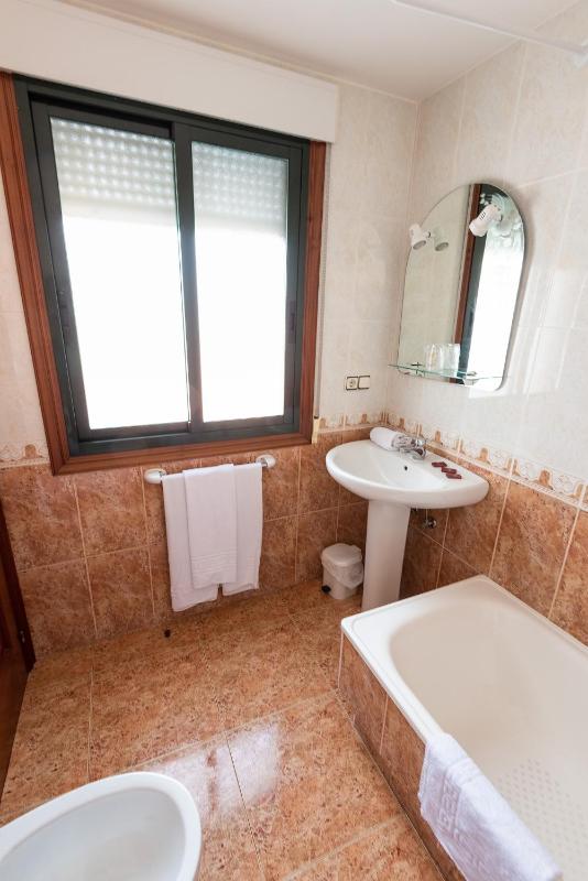 Economy Double or Twin Room image 1