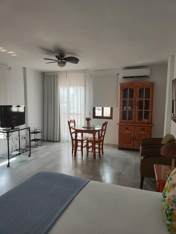 Studio Apartment (2 Adults) image 2