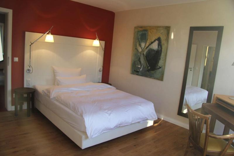 Comfort Single Room with Shower image 3