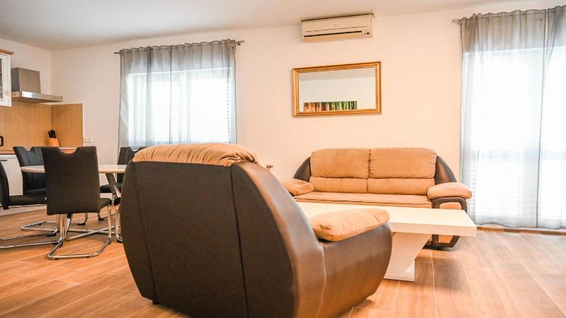 Holiday Home Urbana with pool - image 16