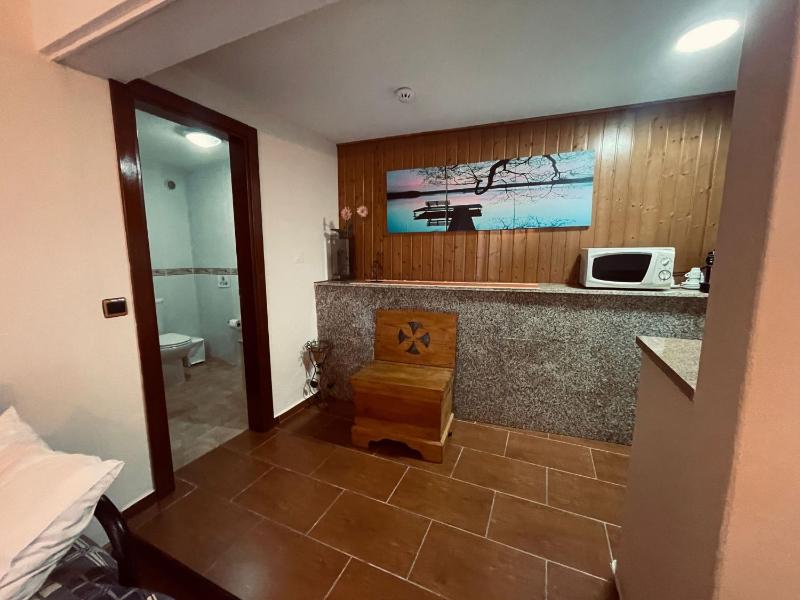 Family Room image 4