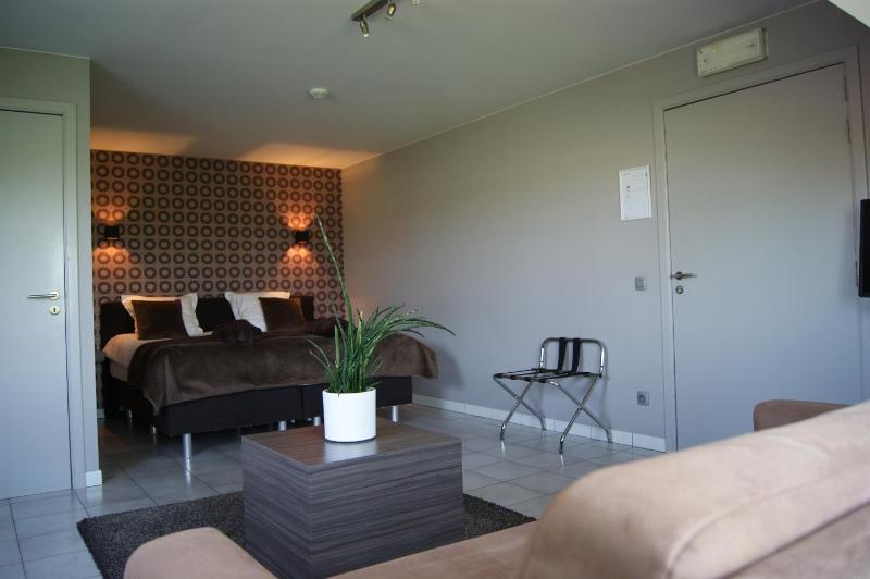 Superior Double Room image 3