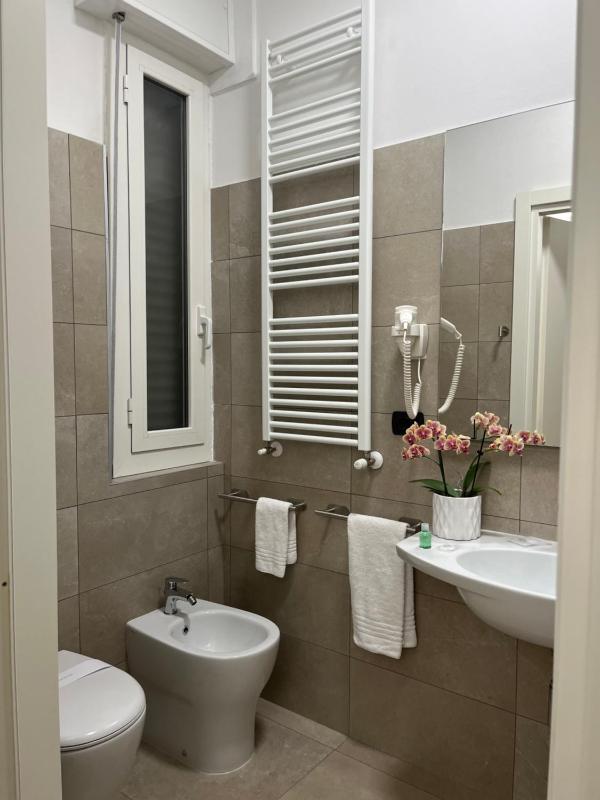 Classic Single Room image 4