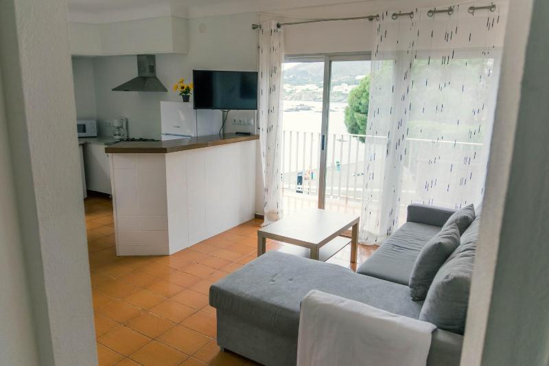 Apartment with Sea View image 3