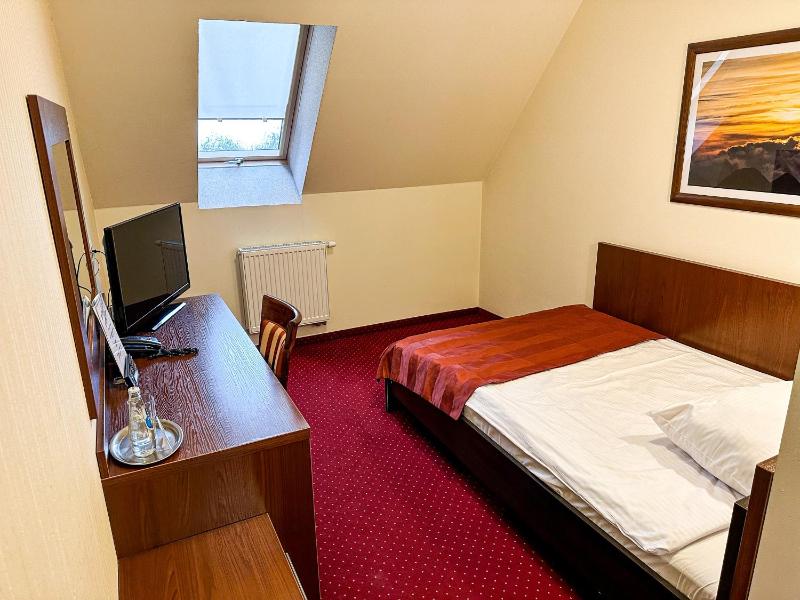 Single Room with Balcony image 4