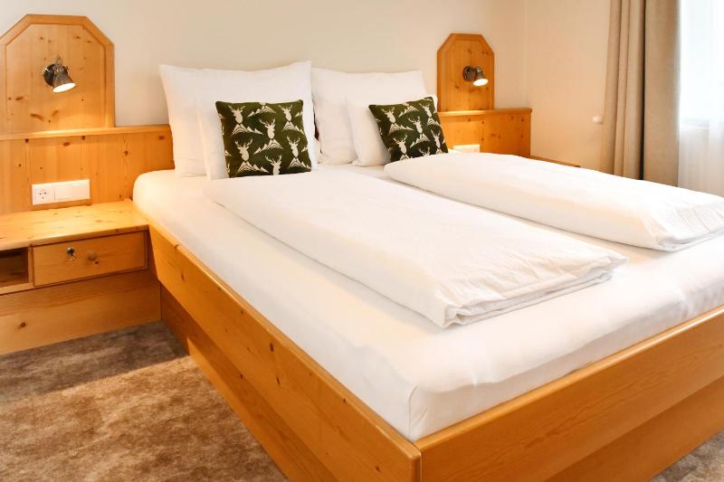 Basic Triple Room image 2
