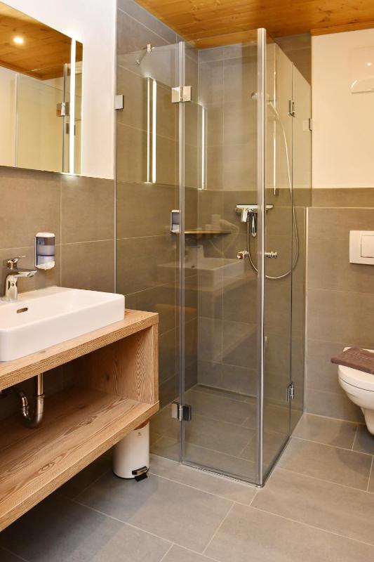 Basic Triple Room image 3