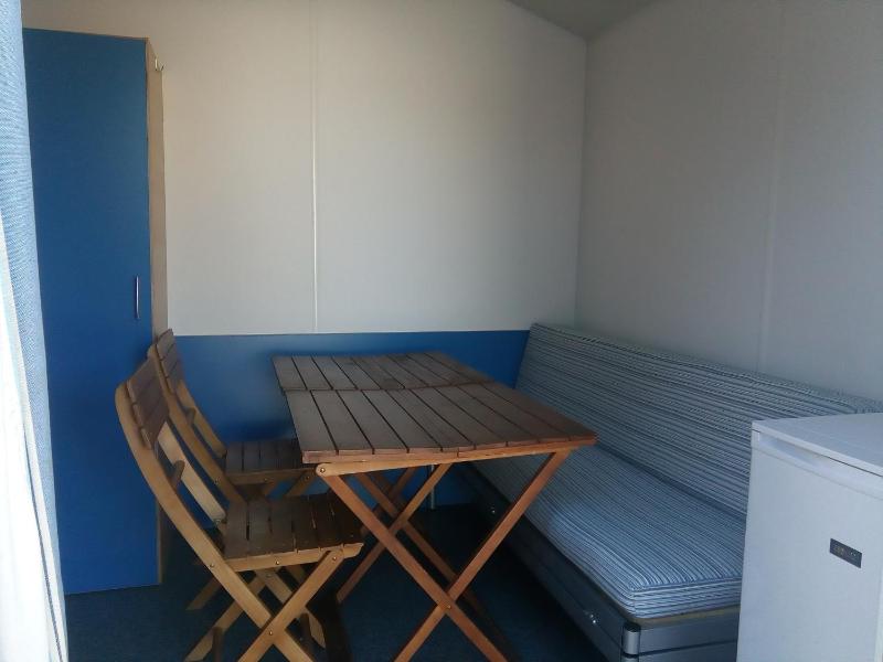Caravan with shared bathroom image 2