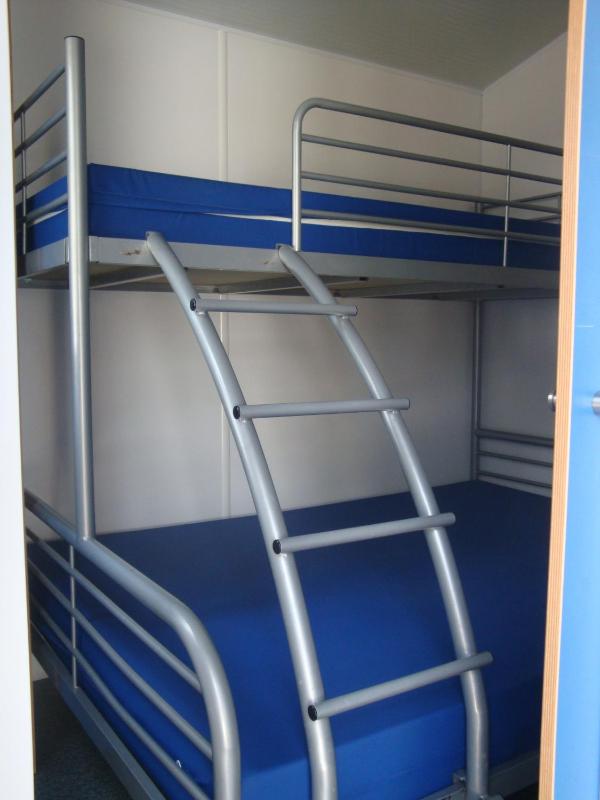 Caravan with shared bathroom image 3