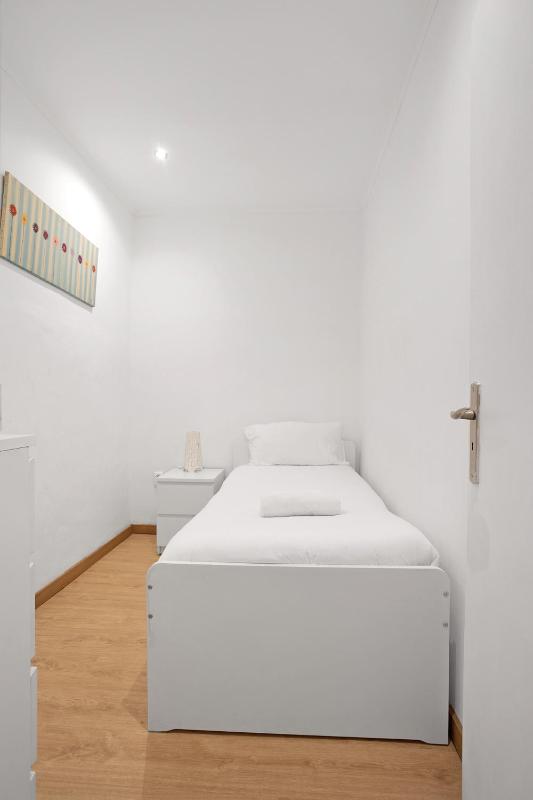 Group-Friendly Apt in the Heart of Bairro Alto - image 7