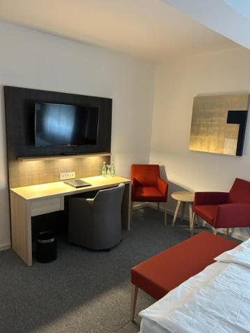 Double or Twin Room image 2