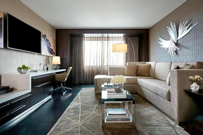 One-Bedroom Suite image 3