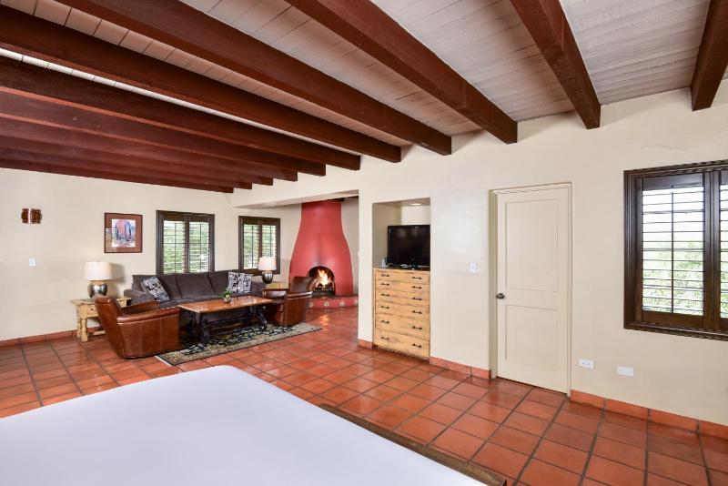 Lodge On The Desert - image 36