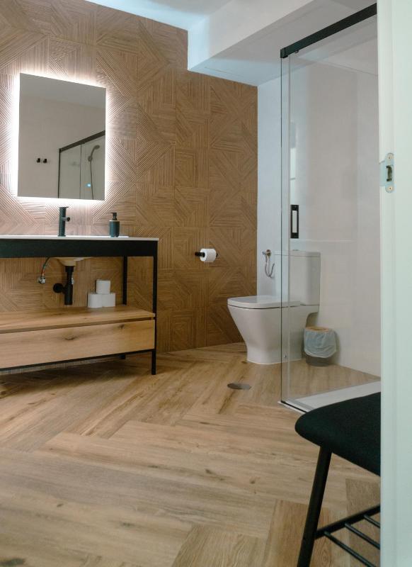 Bed in 4-Bed Mixed Superior Dormitory Room with private Bathroom and coworking space image 2