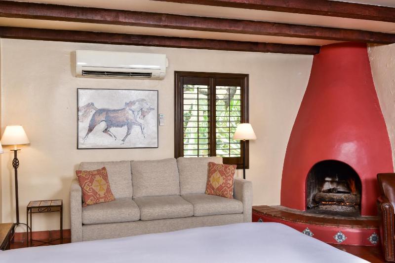 Lodge On The Desert - image 10