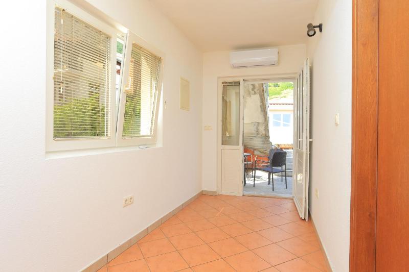 Two-Bedroom Apartment with Terrace and Sea View image 2