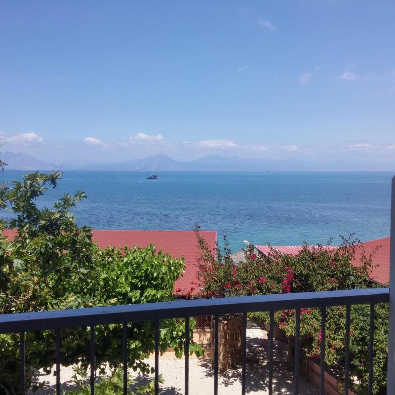 Twin or Double Room with Sea View image 2