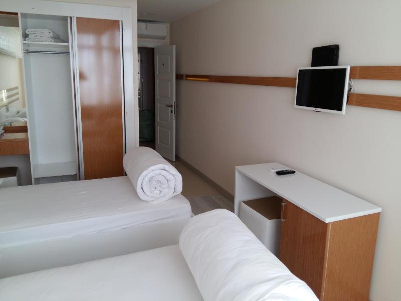 Double Room image 3