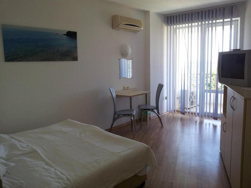 Apartment with Sea View image 2