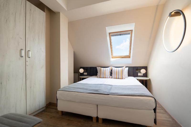 Apartment - Split Level image 3