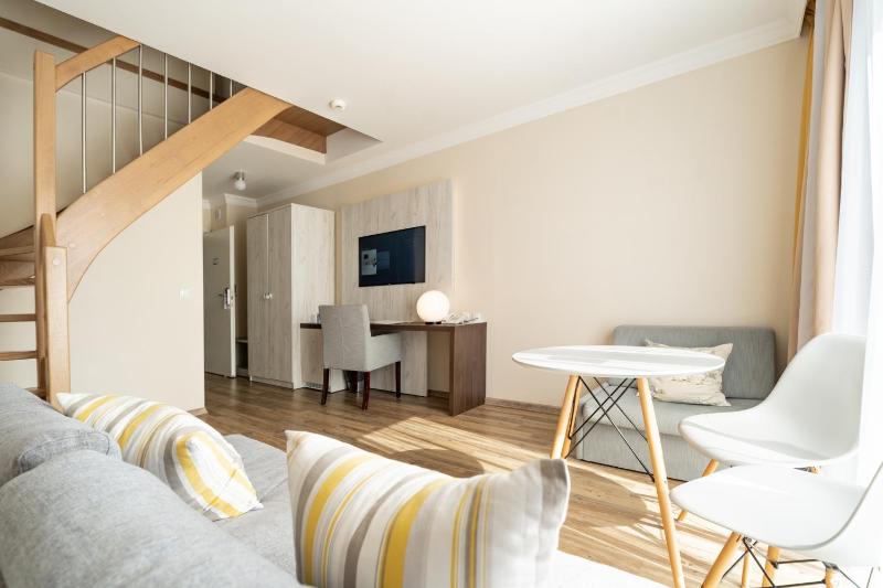 Apartment - Split Level image 2