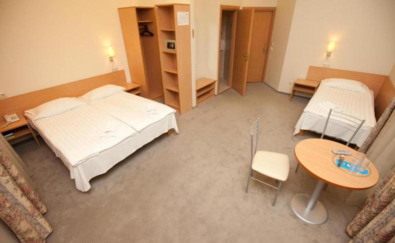 Superior Triple Room image 1