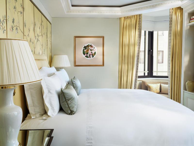 Mayfair Suite image 4