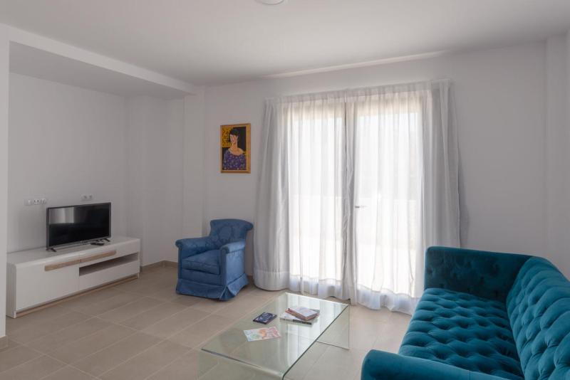 Three-Bedroom Villa image 3