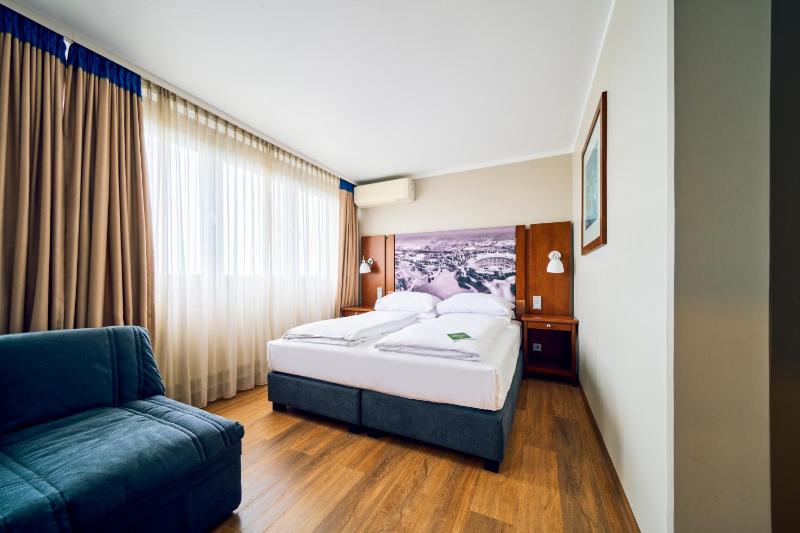 Superior Double Room image 1
