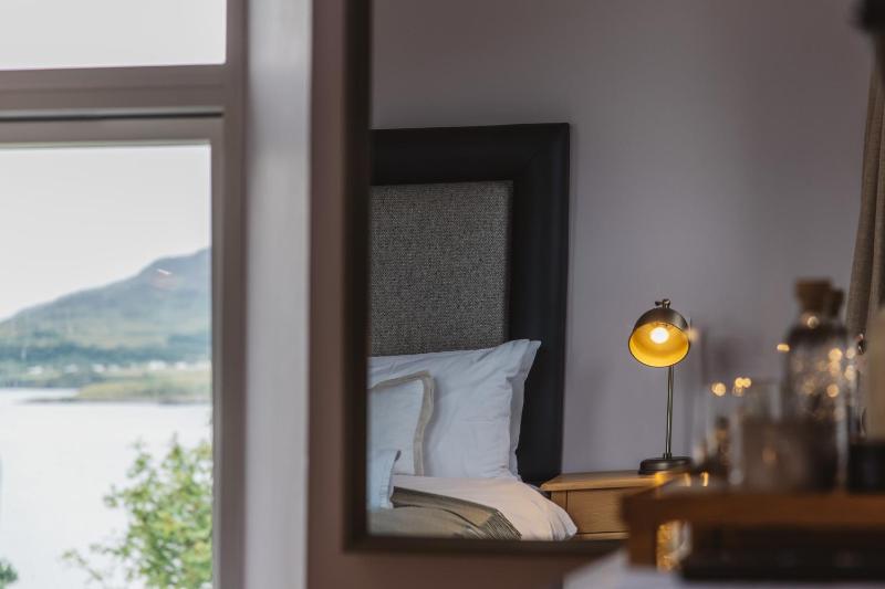 Queen Room with Sea View image 2