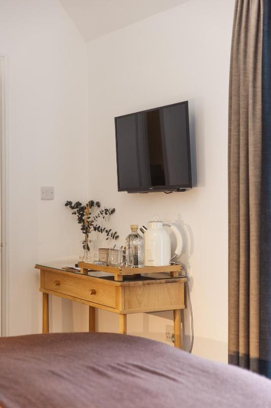 Queen Room image 3