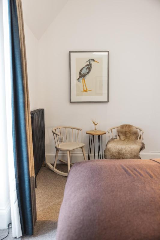 Queen Room image 4