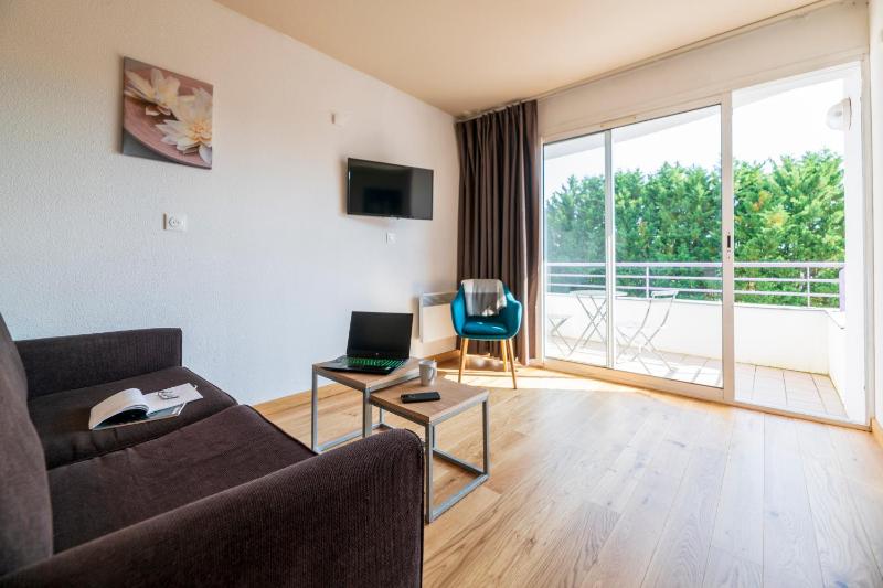 Apartment (2 Adults) with terrace image 1