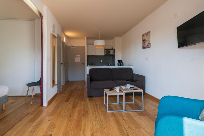 Apartment (2 Adults) with terrace image 4