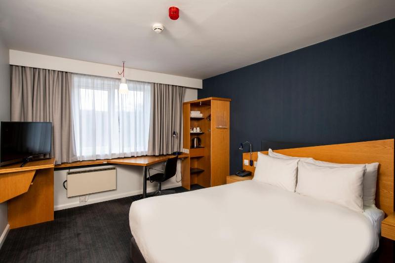 Double Room with Free Hot Breakfast - Accessible image 1