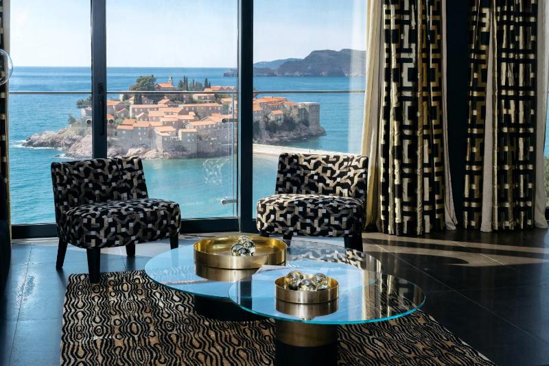 Suite with Sea View image 3